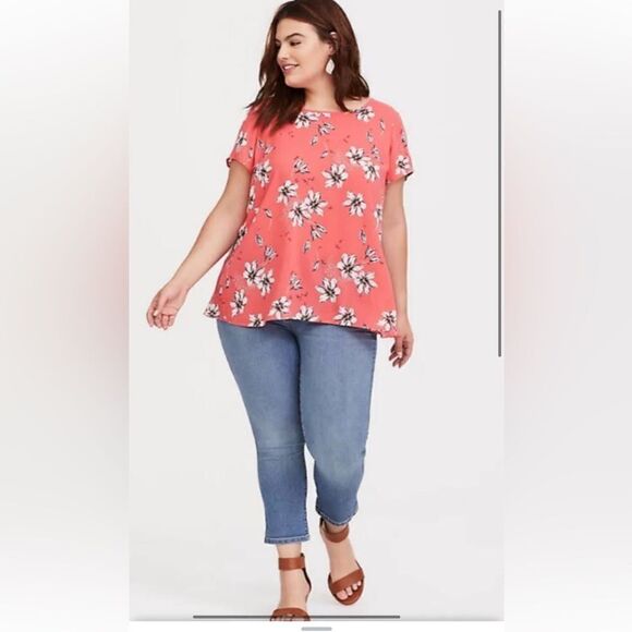 TORRID Coral Floral Ruffle Back Challis
Blouse size 1 - Picture 3 of 9